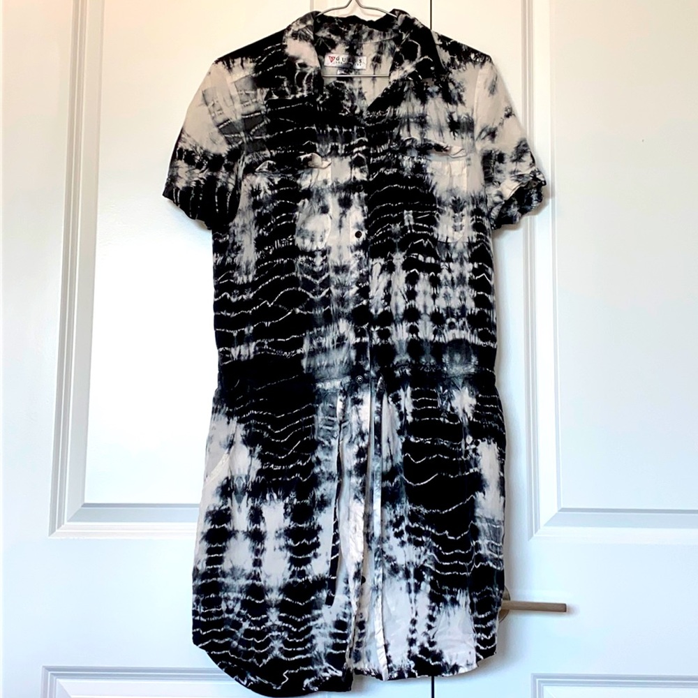 3 for $20 💜 GUESS Tunic Top